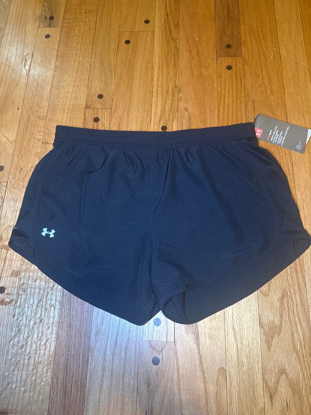 NEW Under Armour HeatGear Womens M Black Loose Running Shorts Athletic Gym NWT